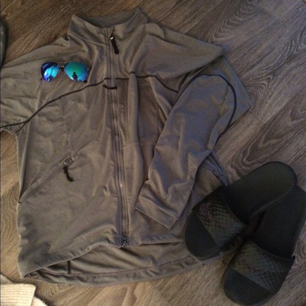 🤠SOLD🤠Fox 🦊 men’s light jacket